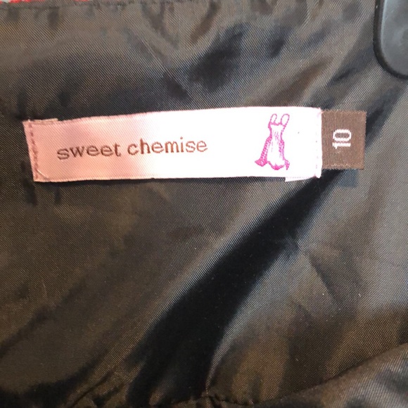 Sweet Chemise Strapless Blk Satin with Red roses zip up at the back worn once - Picture 5 of 5